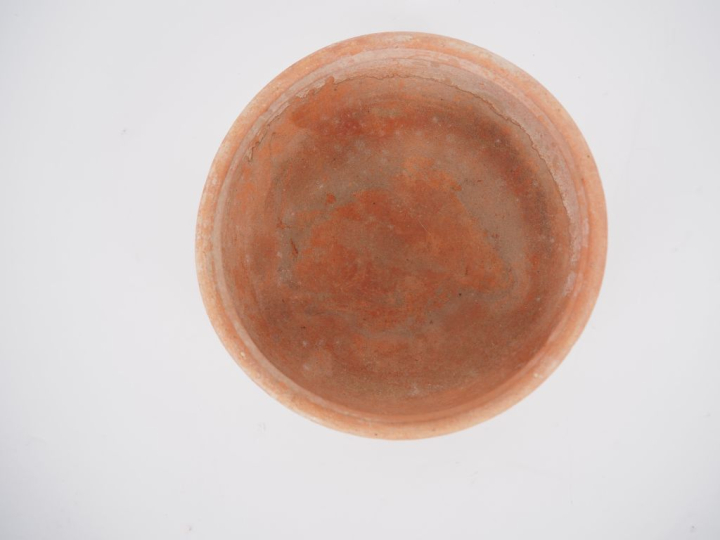 Bol romain en céramique beige. D. 16 cm. Expert : Jean-Sylvain Caillou
