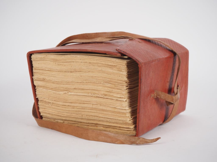 CORAN DE VOYAGE MANUSCRIT XXe. Plusieurs centaines de feuillets double
