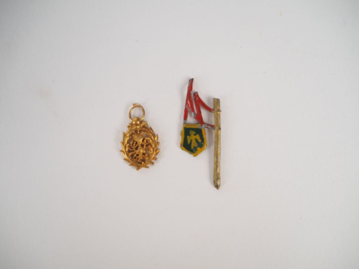 FRANCE Ensemble comprenant :  -Médaille de la Reconnaissance française