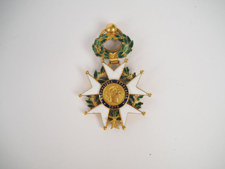 FRANCE Ensemble comprenant :  -Médaille de la Reconnaissance française