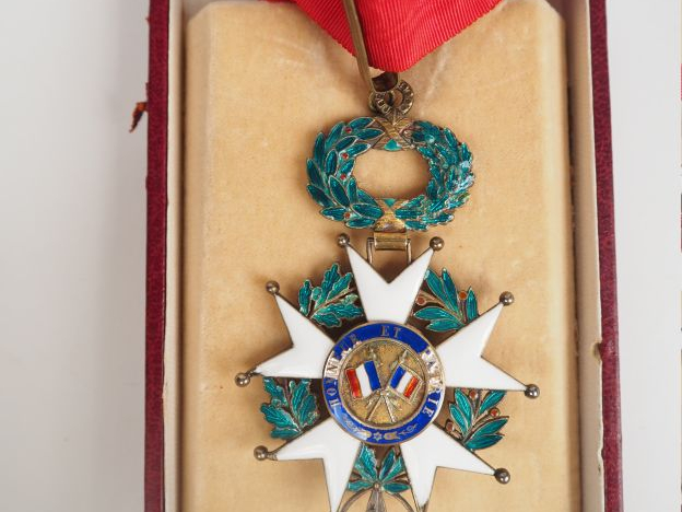 FRANCE  ORDRE DE LA LEGION D’HONNEUR  Croix de commandeur d’époque III