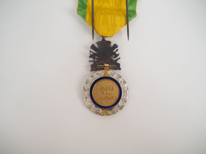 FRANCE  Médaille militaire IIIe République. En argent, vermeil et émai