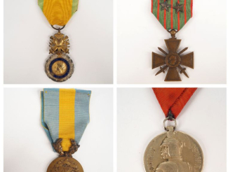 Vente aux enchères Médaille militaire IIIe République. En argent, vermeil et émail (éclat