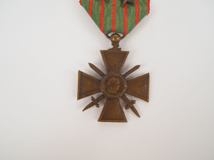 Médaille militaire IIIe République. En argent, vermeil et émail (éclat