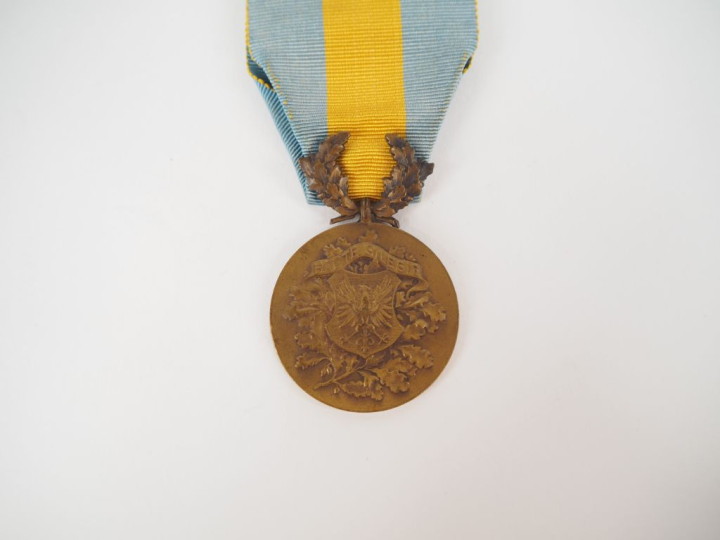 Médaille militaire IIIe République. En argent, vermeil et émail (éclat