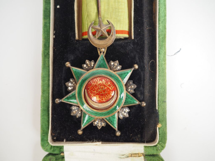 EMPIRE OTTOMAN ORDRE DE L’OSMANIE  Étoile de commandeur en argent, ver