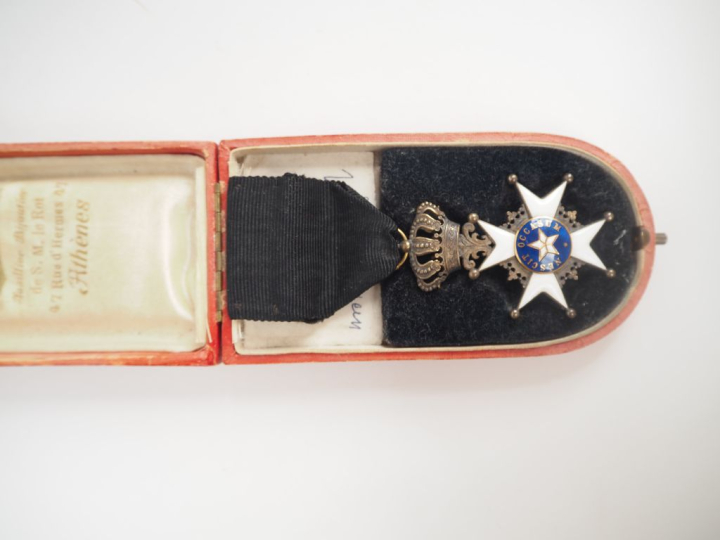 SUEDE  ORDRE DE L’ETOILE POLAIRE.  Croix de chevalier en vermeil et ém