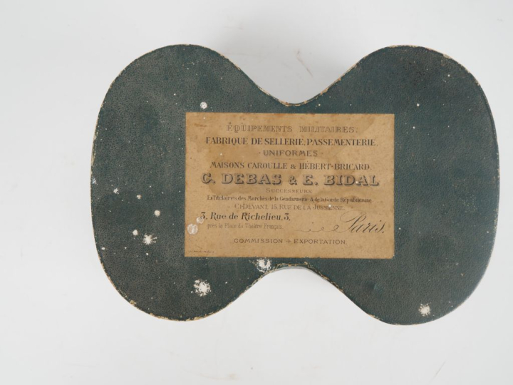 Ensemble comprenant :  -Paire d’épaulettes de lieutenant-colonel d’inf