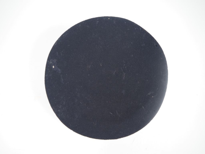 Casquette d’administrateur des colonies.  En drap bleu national, brodé