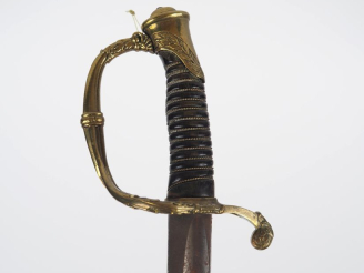 Vente aux enchères Sabre d’officier d’infanterie modèle 1821.  Poignée en corne (éclat) a