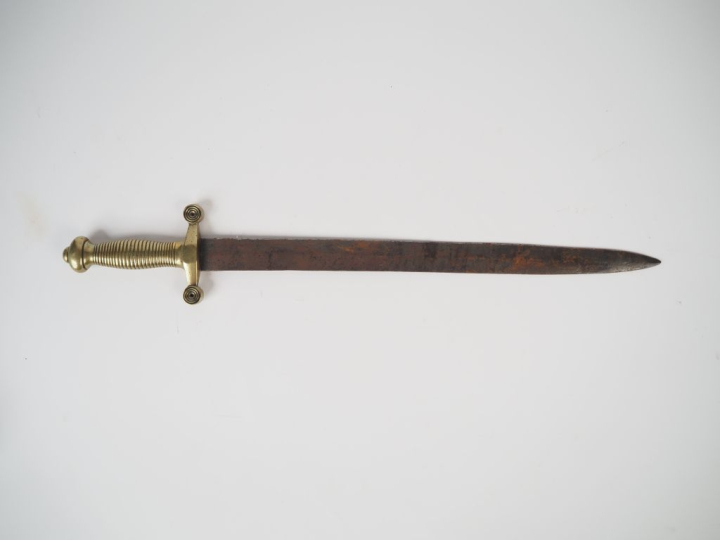 Deux glaives modèle 1831 allégé.  Montures en bronze. Lames à arête mé