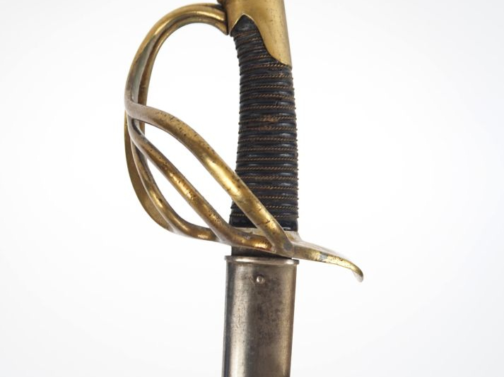 Sabre de cavalerie de ligne modèle 1854. Poignée recouverte de cuir av