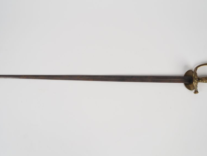 Deux épées de sous-officier de gendarmerie modèle 1872.  Montures en l