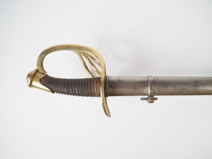 Sabre de cavalerie de ligne type 1854.  Poignée recouverte de cuir ave