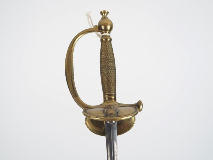 Épée de sous-officier du génie.  Fusée filigranée (postérieure). Montu