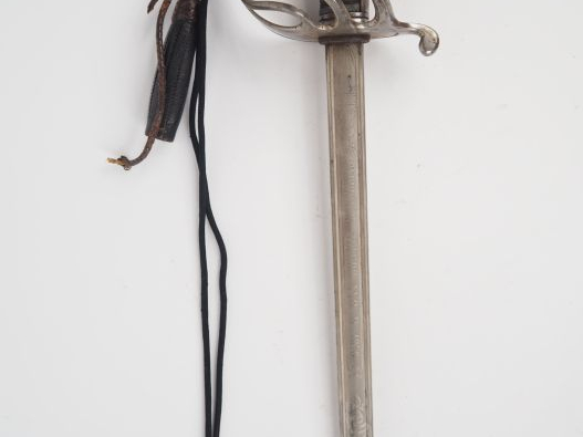 Sabre d’officier d’infanterie modèle 1882.  Poignée recouverte de galu