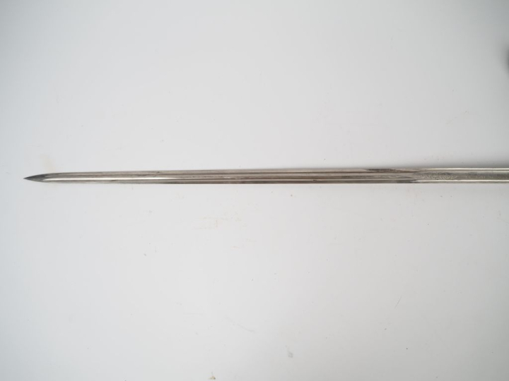 Sabre d’officier d’infanterie modèle 1882.  Poignée recouverte de galu
