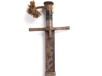 Vente aux enchères Épée africaine de type « Kaskara »  Poignée recouverte de métal argent