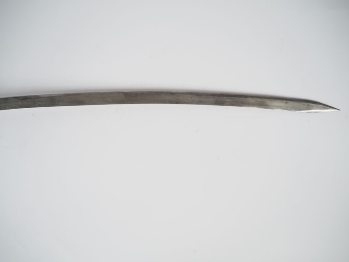 Sabre moderne de fabrication indienne.  Fourreau façon cuir à trois ga