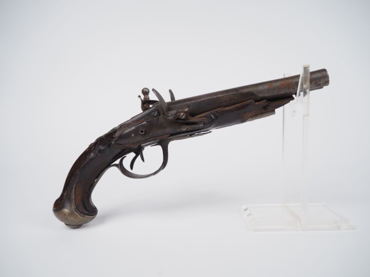 Pistolet double à silex.  Garnitures en fer.  Crosse en noyer. Longueu