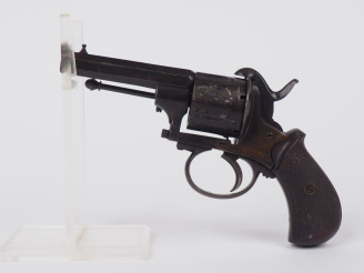 Vente aux enchères Revolver à broche, cinq coups, calibre 9 mm.   Canon à pans. Plaquette