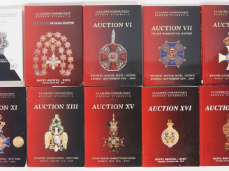 Vente aux enchères Lot de 10 catalogues de ventes aux enchères sur les ordres, décoration