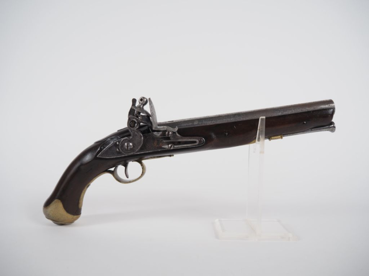 Pistolet à silex britannique. Canon rond avec poinçons d’épreuve. Plat