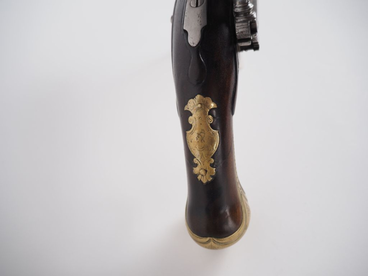 Pistolet à silex d’officier espagnol. Canon rond, à pans au tonnerre, 