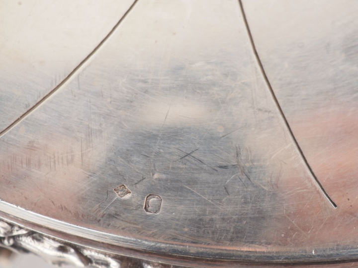 Paire de dessous de plats de style Louis XVI en argent 925, poinçon Mi