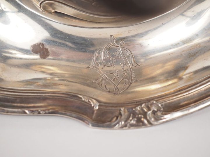 Ravissante saucière de style Louis XV en argent 925, poinçon Minerve, 