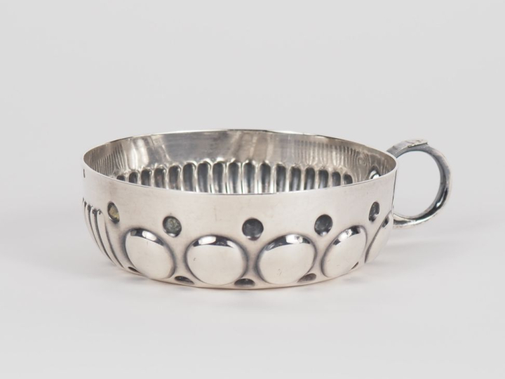 Taste-vin en argent 925, poinçon Minerve, à décor de godrons et pastil