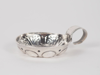 Vente aux enchères Taste-vin Restauration en argent 800, poinçon Vieillard 2e titre de pr