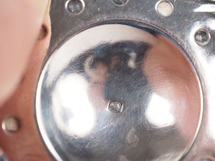 Petit taste-vin en argent 800, poinçon Minerve, à décor de côtes torse