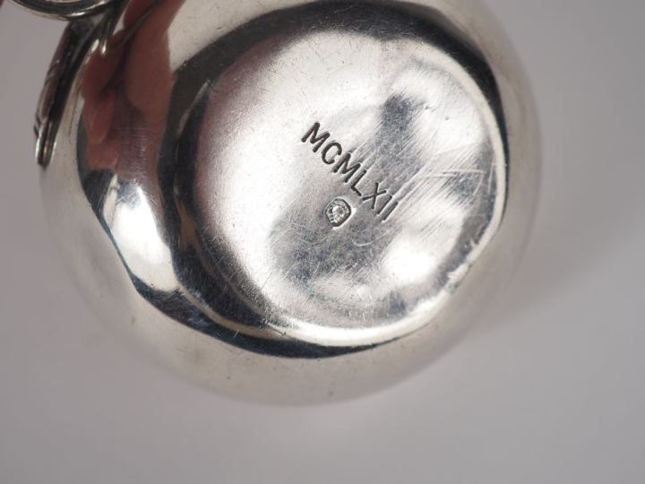 Ensemble comprenant deux petits tastes-vins en argent 925, poinçon Min