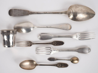 Vente aux enchères Cuillère à ragout en argent 925, modèle uniplat poinçon au premier coq