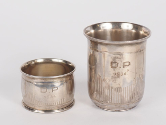 Vente aux enchères Timbale et rond de serviette de style Art Déco en argent 925 monogramm