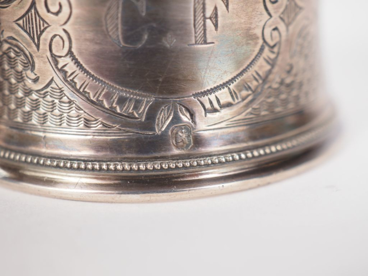 Paire de ronds de serviette en argent 925, poinçon Minerve, à décor de