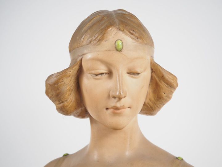 Simon MONTENAVE pour GOLDSCHEIDER "Jeune fille en buste" Sculpture en 