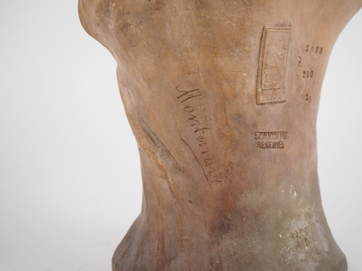 Simon MONTENAVE pour GOLDSCHEIDER "Jeune fille en buste" Sculpture en 