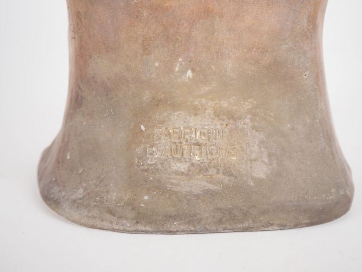 Simon MONTENAVE pour GOLDSCHEIDER "Jeune fille en buste" Sculpture en 