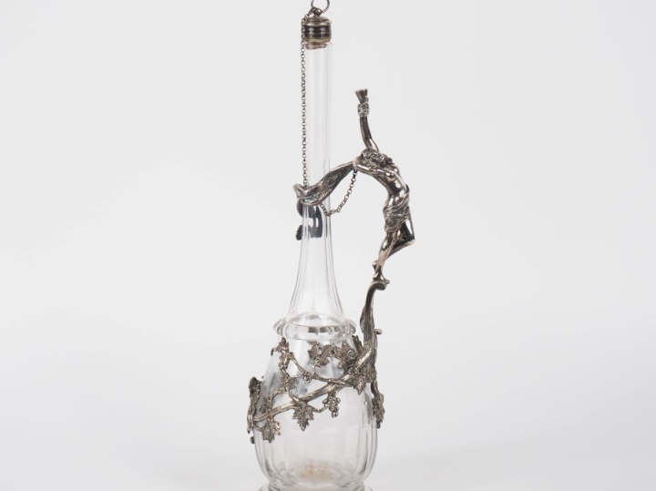 Flacon de style Art Nouveau en métal argenté et cristal, anse en forme