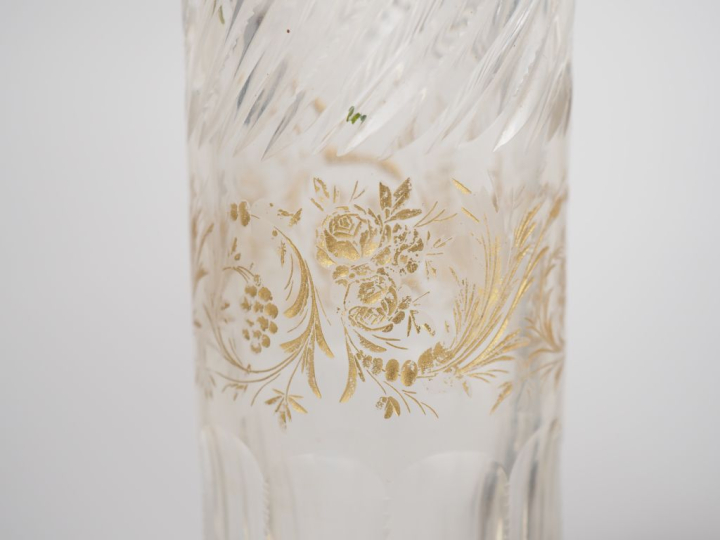 Vase Médicis Napoléon III en cristal monture en métal doré. H. 27,5 cm