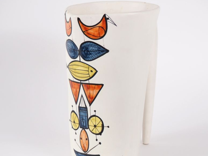 CAPRON à Vallauris.  Grand pichet en céramique à décor de poissons et 