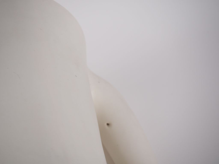 CAPRON à Vallauris.  Grand pichet en céramique à décor de poissons et 