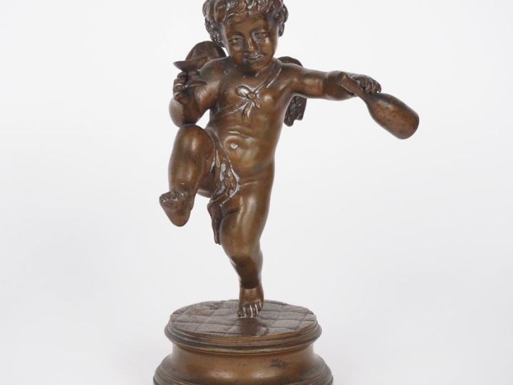 BISSON.  "amour bacchique dansant" Sujet en bronze patiné Signé H. 18 