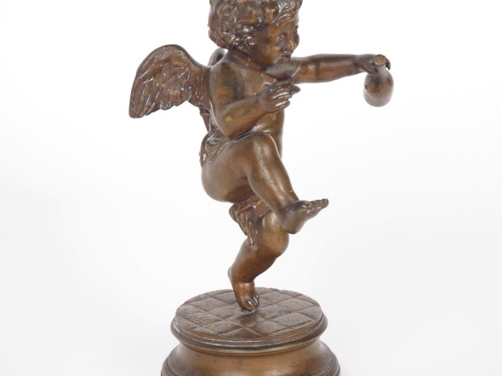 BISSON.  "amour bacchique dansant" Sujet en bronze patiné Signé H. 18 