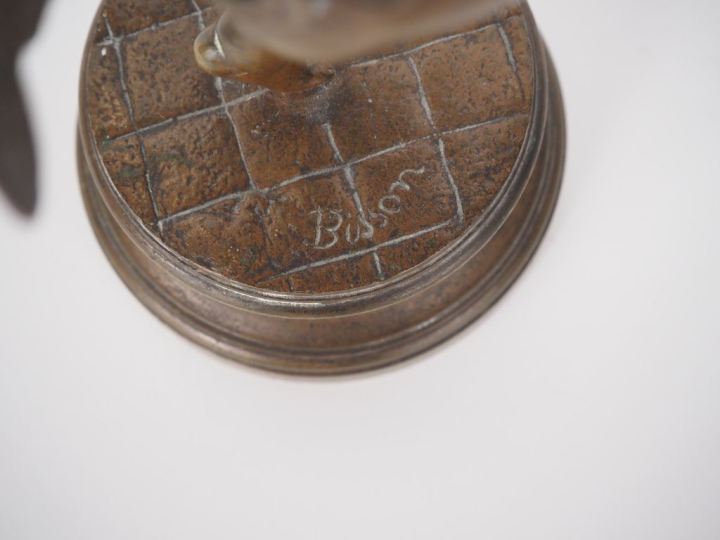 BISSON.  "amour bacchique dansant" Sujet en bronze patiné Signé H. 18 