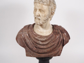 Vente aux enchères Ecole française d'après l'antique.  "Buste d'empereur romain" Sculptur