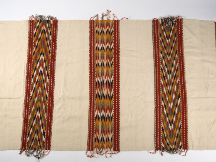 3 différentes tentures Afrique du Nord Dim. 280 x 160 cm 217 x 100 cm 