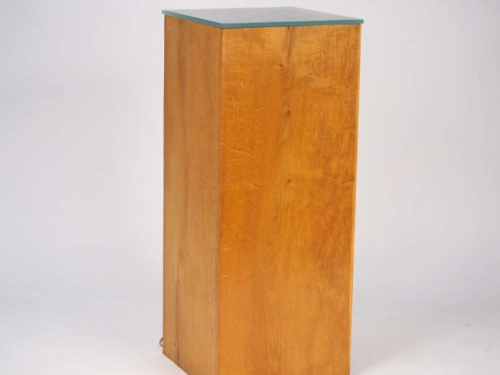 Sellette moderne électrifiée en chêne, plateau amovible en verre sablé